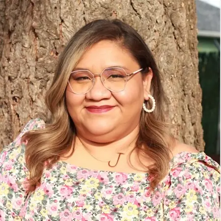 Juani Santiago, Connections Coordinator on Influential Women