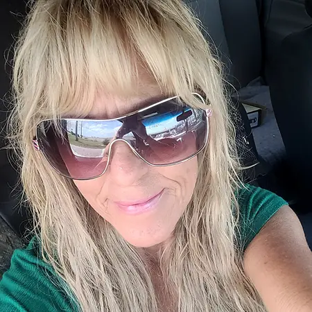 Angela Horton, Customer Service Representative on Influential Women