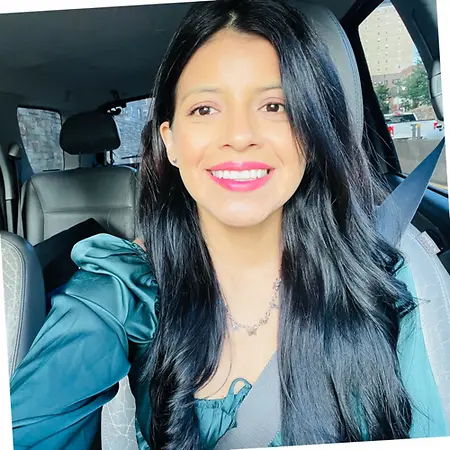 Paola Chuquiguanga  Crespo, Business relationship manager on Influential Women
