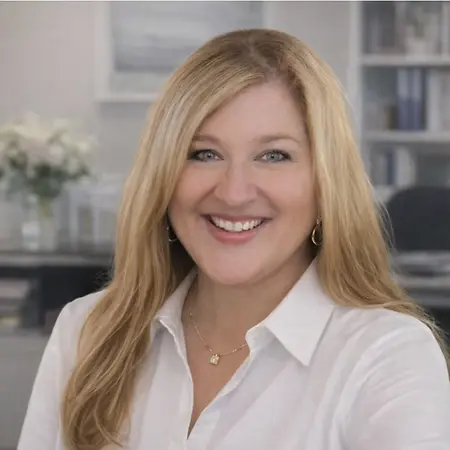 Elizabeth Risner, Regional Director of Business Development on Influential Women