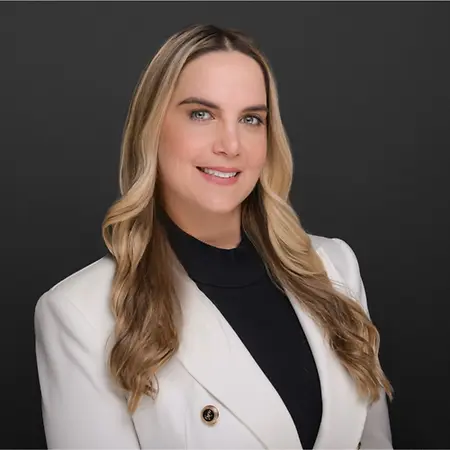 Sarah Kate Bailey, World Lead- Financial Services Expert on Influential Women