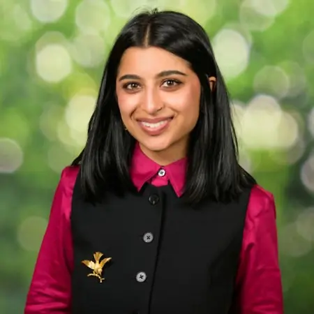Haleema Abbasi, Investment Banking Summer Associate on Influential Women
