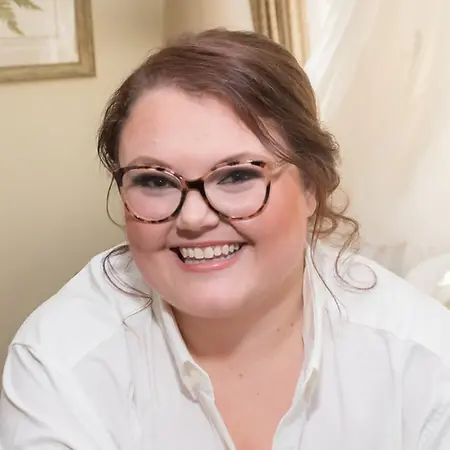 Emily Davis, Human Resources Business Partner on Influential Women