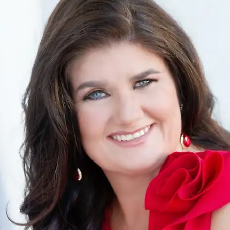 Paula Beasley, Digital Communications Specialist | Media Management, Social Networking, Website Development, Event Planning on Influential Women