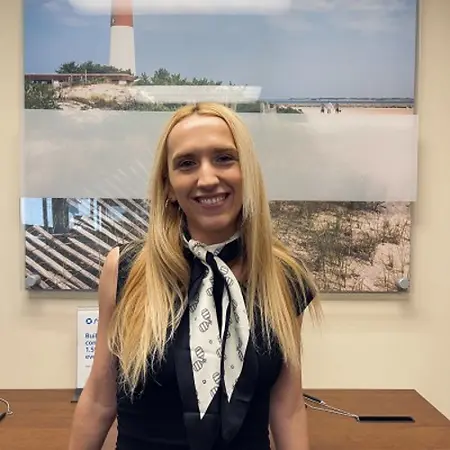Marta Esquiroz, Assistant Vice President - Private Client Banker on Influential Women