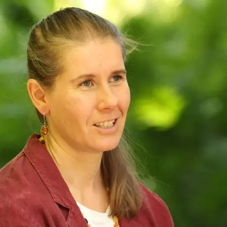 Kelly Van Frankenhuyzen, Program Manager Experiential Education on Influential Women