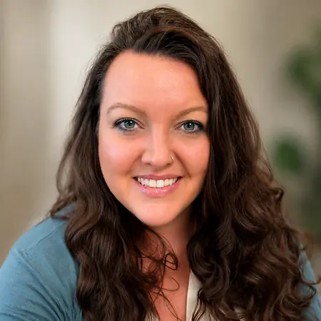 Shannon Johnstone, HR Generalist | Frontline Recruiter on Influential Women