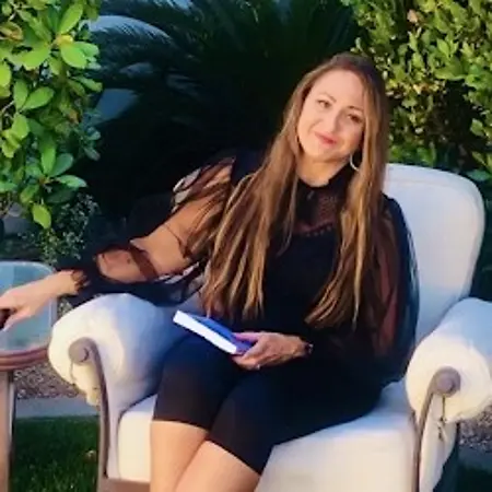Karen Buren profile on Influential Women