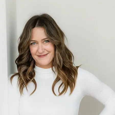Nora Liana Yolles Young, Founder / Holistic Life Coach / Hypnotherapist on Influential Women