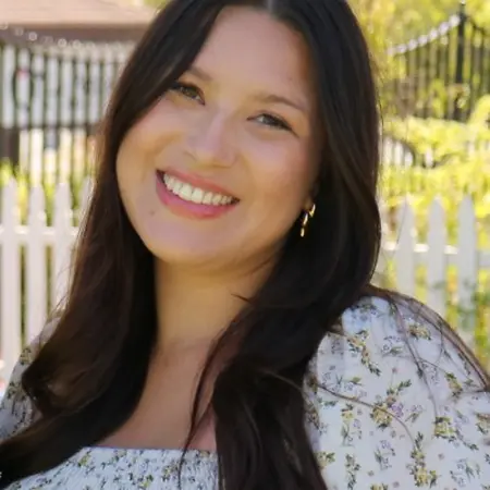 Hayley Goldbaum, Social Media Strategist & Manager on Influential Women