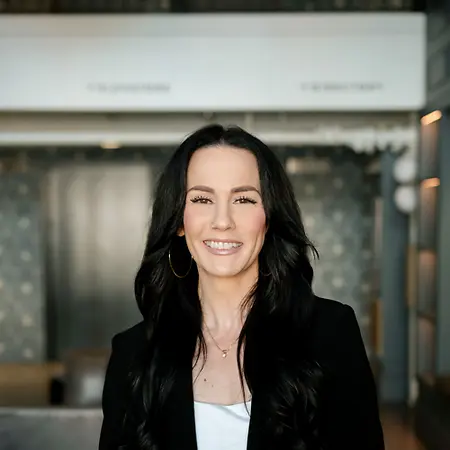 Gwen Taniguchi, Advisory Partner on Influential Women