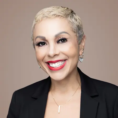 Jessica Smith, Director of Account management & Sales/VP of WOCAN/ Founder and Host of Lead Like A Girl Podcast on Influential Women