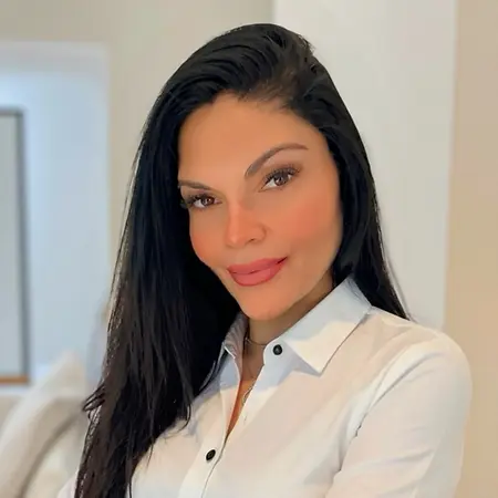 Amanda Acerra, Executive Assistant on Influential Women