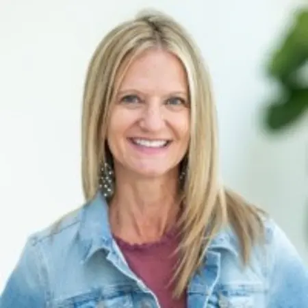 Dr Saringer, Professional Speaker on Influential Women