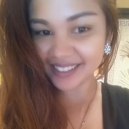 Laurie Flores, Associate Program Manager | Senior Beauty Advisor on Influential Women