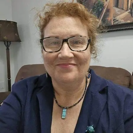 Mia Howard, Psychotherapist in Private Practice on Influential Women