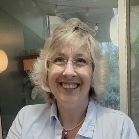 Lisa Kolvites, Retail Salesclerk on Influential Women