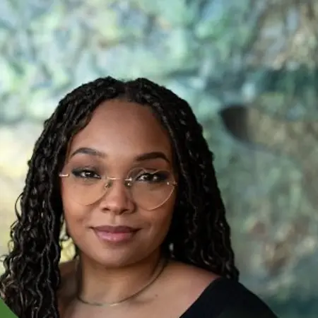 Elexia Johnson, Brand Designer & Strategist | Fractional Creative Director & Brand Manager | Founder on Influential Women