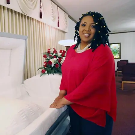 Laneisha Bennett, Funeral Home Assistant on Influential Women
