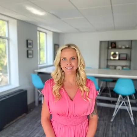 Taylor Berry, Customer Experience Manager on Influential Women