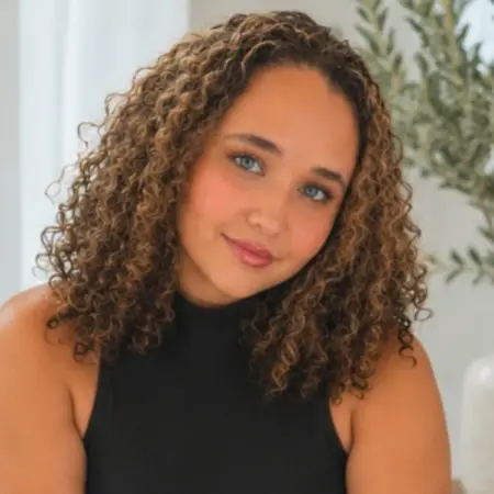 Kiana Encinas, Founder of Divine Ritual Wellness | Community Builder | Holistic Wellness Guided by Faith on Influential Women