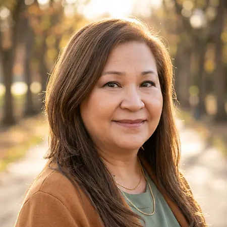 Malou Reyes, Paralegal on Influential Women