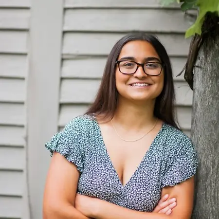 Sarah Alizadeh-Shabdiz, Researcher and Tutor on Influential Women