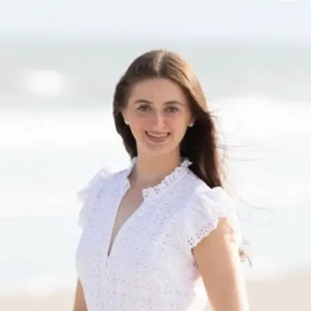Phoebe Lovett, College Senior / Wedding Planning Internship on Influential Women