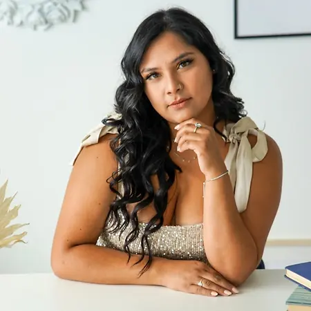 Cynthia Flores, Research Associate on Influential Women