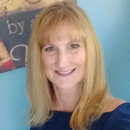 Kelli Bravo, VP, Healthcare and Life Sciences Strategy on Influential Women