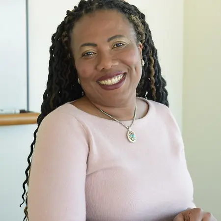 Fatmata Williams, Deputy Medicaid Director/Psychiatric Mental Health Nurse Practitioner/Author on Influential Women