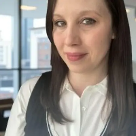 Dorathy Dang, Commercial Lines Senior Associate Account Representative on Influential Women