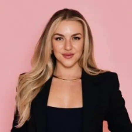 Gina De La Guardia, Founder and Consultant on Influential Women