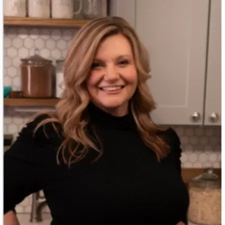Holly DeLorenzo, Founder and CEO on Influential Women