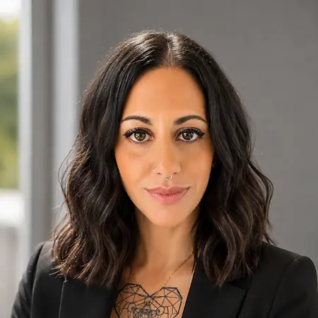 Shery Abbassi, Owner / Optician on Influential Women