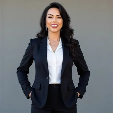 Elle Hendey, Owner on Influential Women