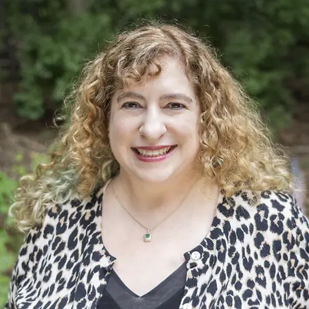 Lisa Sherwin Wulf, Founder and Marketing Consultant on Influential Women