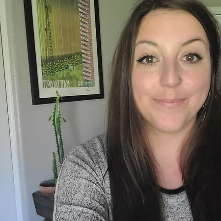 Chelsie Roth, Business Operations Analyst on Influential Women
