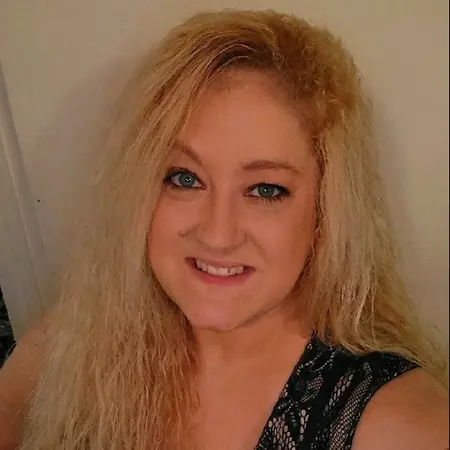 Heather Young, Customer Service Representative at Star on Influential Women
