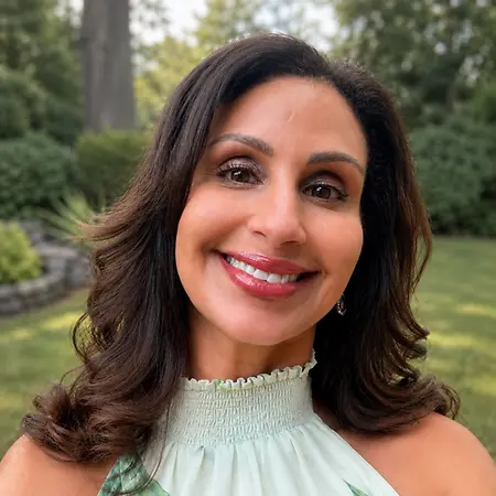 Julieta Medlar, Pharmaceutical Sales Leader on Influential Women