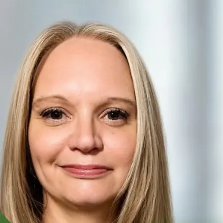 Crystal Moews, Customer Experience / Customer Support Specialist on Influential Women