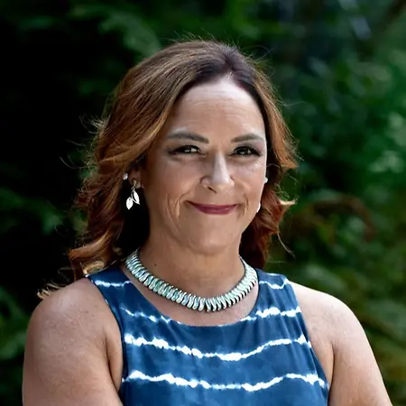 Lora Zanin, Insurance Broker on Influential Women