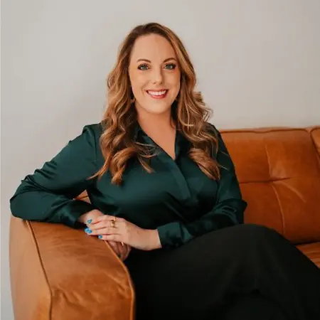 Sarah Robinette, Corporate Administrator on Influential Women