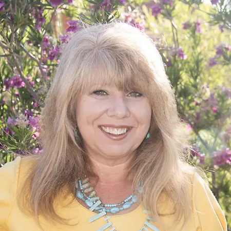 Bonnie Bennett, ACMHC, CPC, Associate Clinical Mental Health Counselor (ACMHC) | Certified Life Coach on Influential Women