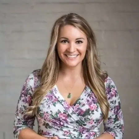 Hannah McMahon, Owner, Lead Photographer on Influential Women