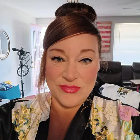 Victoria  lee Nicol, Company Owner on Influential Women