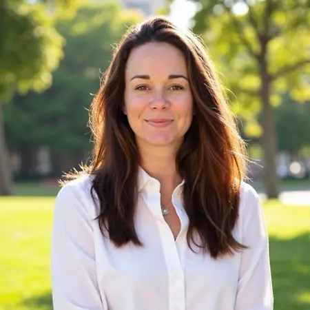 Alexis Kinney, Executive Assistant on Influential Women