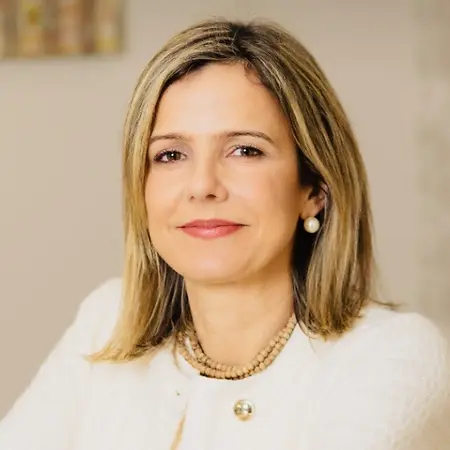 Carolina  L Zilli Vieira, Research associate and instructor on Influential Women