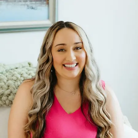 Courtney Martin, Licensed Clinical Social Worker (LCSW), Certified EMDR Therapist on Influential Women