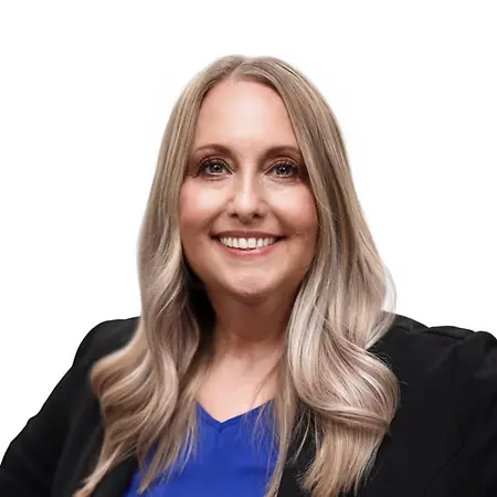 Amanda Robinson, Senior Customer Service Associate on Influential Women